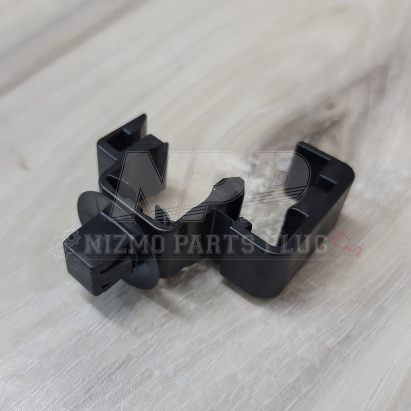 Load image into Gallery viewer, Nissan OEM Brake Booster Vaccum Hose Clamp Mount - NizmoPartsPlug
