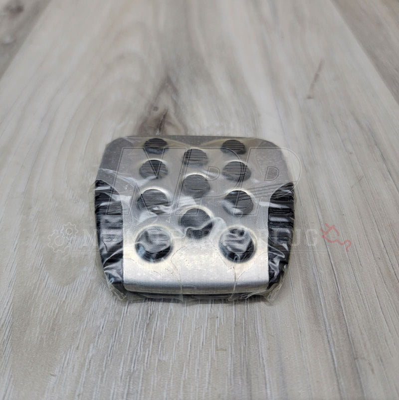 Load image into Gallery viewer, Nissan R34 Skyline GTT to GTR Series 2 Aluminum Pedal Kit
