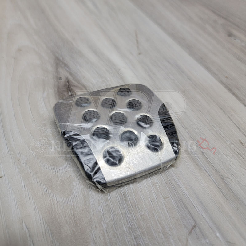 Load image into Gallery viewer, Nissan R34 Skyline GTT to GTR Series 2 Aluminum Pedal Kit
