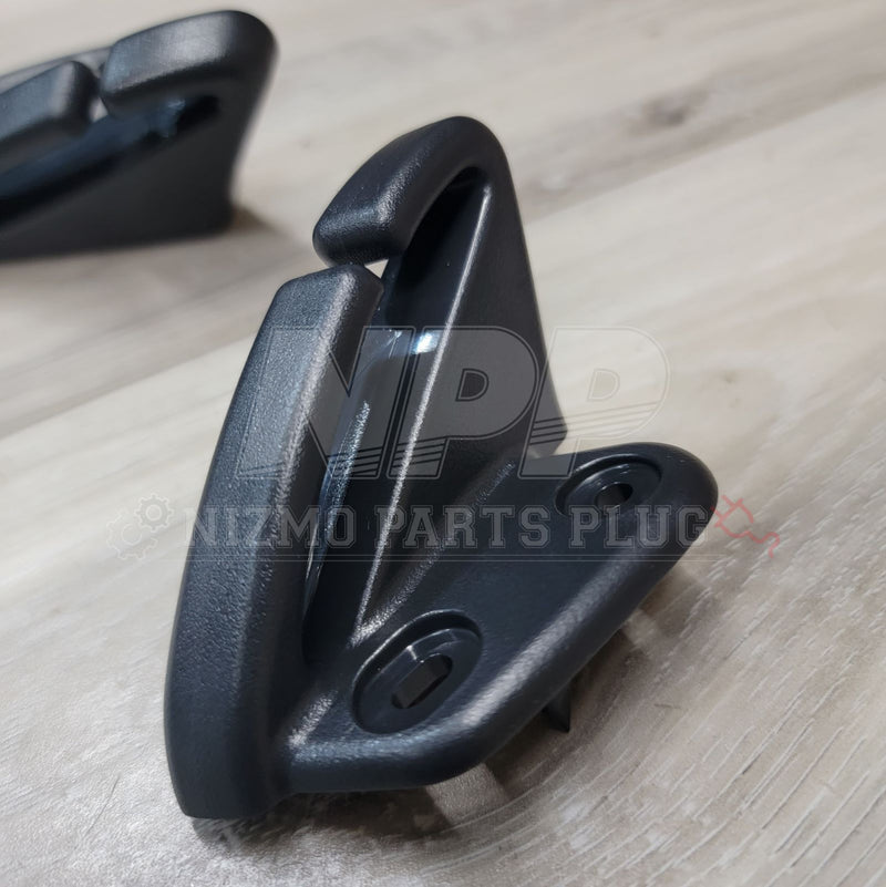 Cargue la imagen en el visor de la galería, Nissan R34 Skyline Rear Upper Seatbelt Guide Set - NizmoPartsPlug
