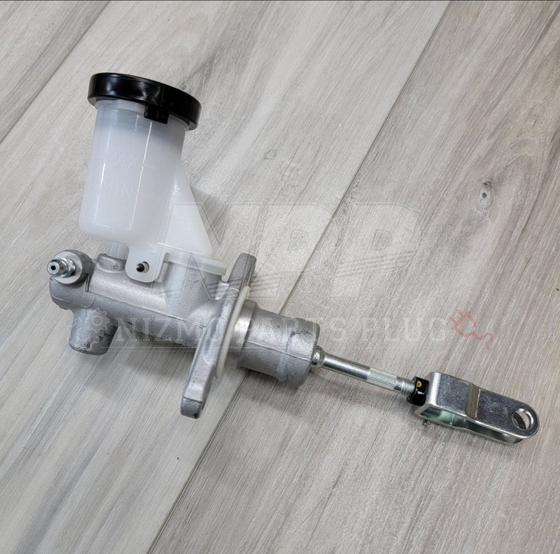 Cargue la imagen en el visor de la galería, Nissan OEM S13 240sx Clutch Master Cylinder - NizmoPartsPlug
