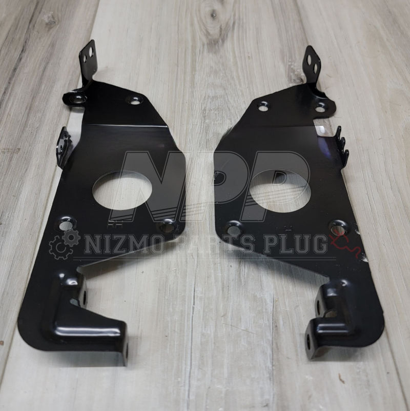 Load image into Gallery viewer, Nissan R34 Skyline Standard Radio RH &amp; LH Bracket Set - NizmoPartsPlug
