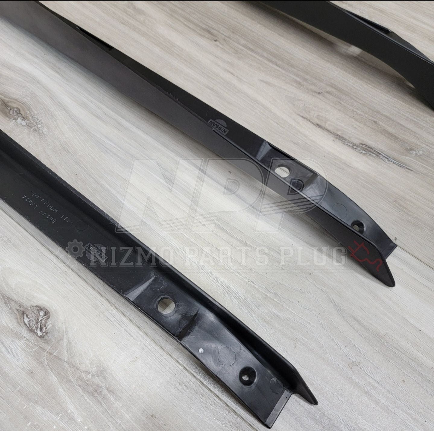 R34 Skyline GTR V-Spec Rear Lower Carbon Diffuser Fin Set