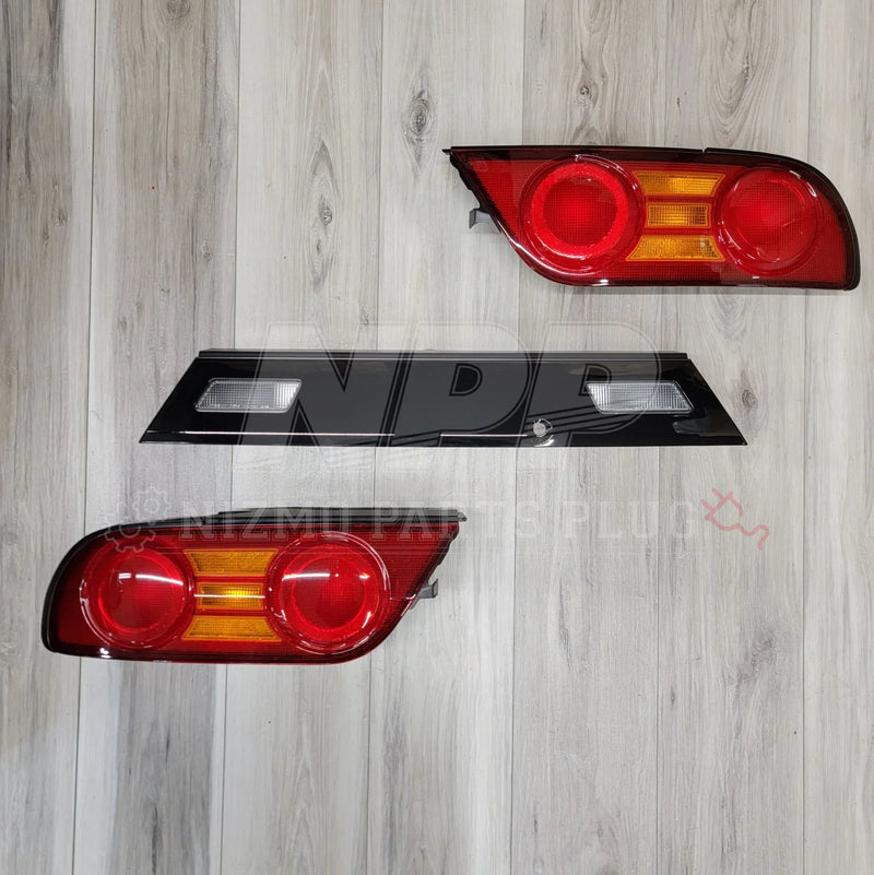 Load image into Gallery viewer, Nissan 240SX/180SX RPS13 Type-X Taillight Set - NizmoPartsPlug
