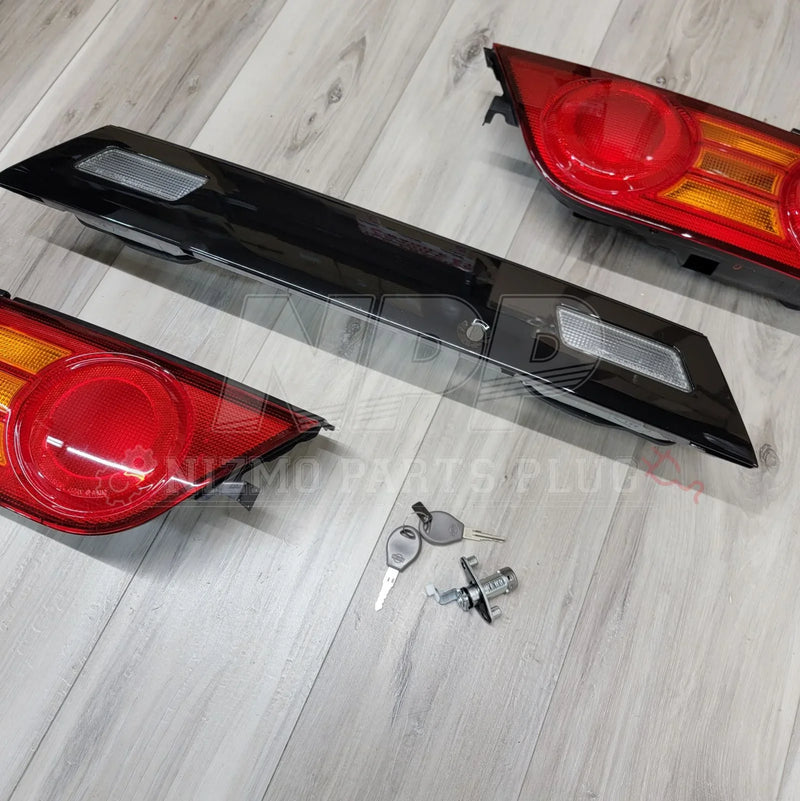 Load image into Gallery viewer, Nissan 240SX/180SX RPS13 Type-X Taillight Set - NizmoPartsPlug
