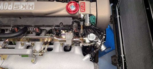 U.P.G RB26 fuel pressure adapter to OEM rail