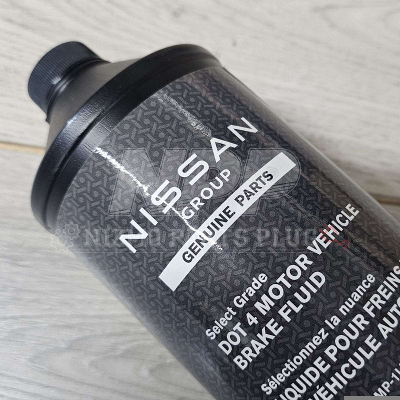 Load image into Gallery viewer, Nissan DOT 4 Motor Vehicle Brake Fluid (1.06 QT) - NizmoPartsPlug
