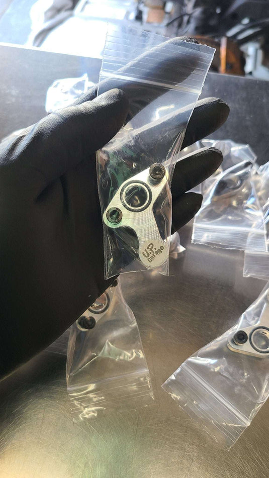 U.P.G RB26 fuel pressure adapter to OEM rail