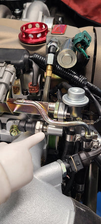 U.P.G RB26 fuel pressure adapter to OEM rail