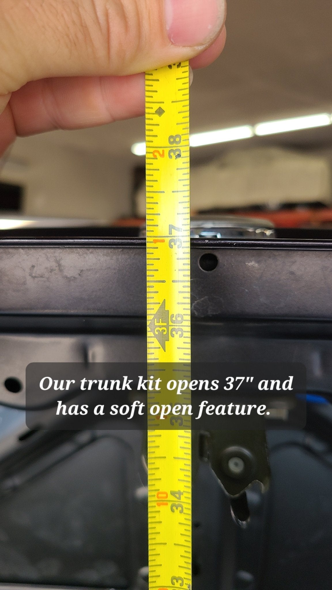 U.P.G. R33 Trunk Strut replacement kit