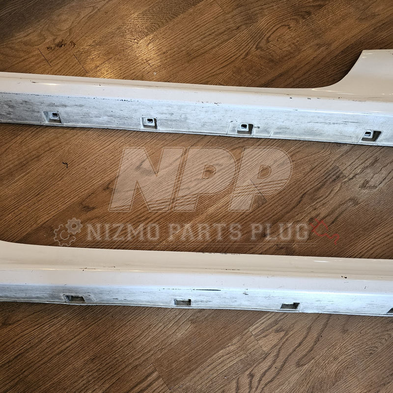 Load image into Gallery viewer, Nissan R33 Skyline GTR SideSkirt Set RH&amp;LH (Local Pickup) - NizmoPartsPlug
