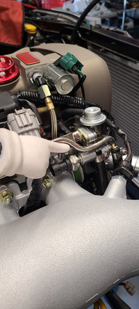 U.P.G RB26 fuel pressure adapter to OEM rail