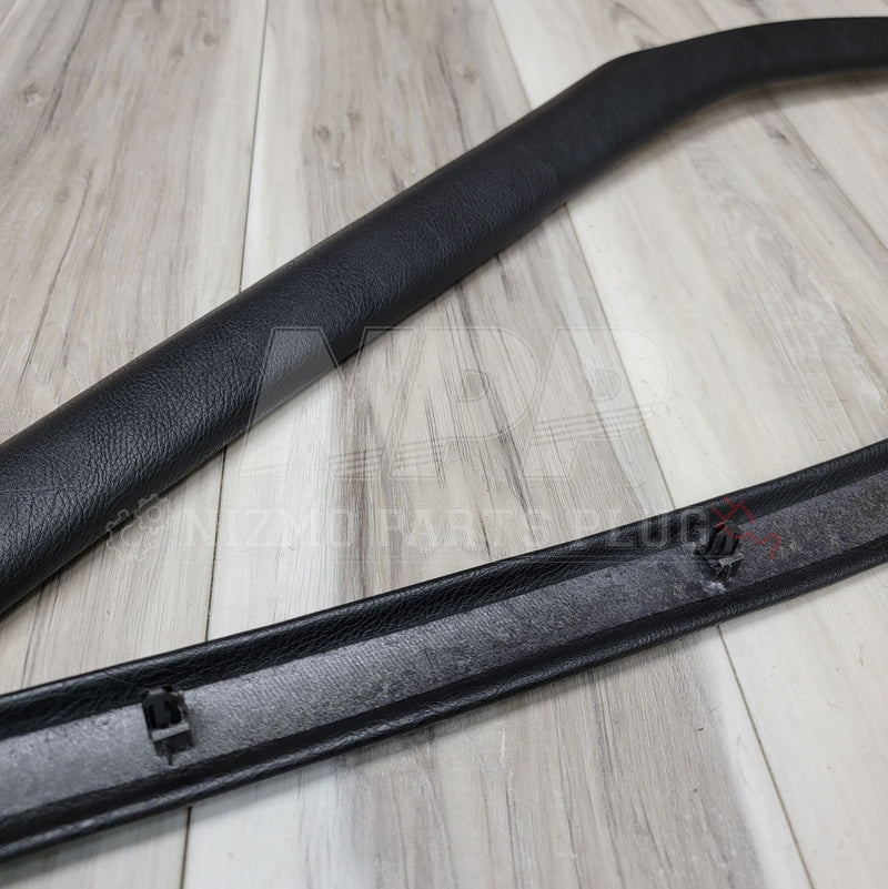 Cargue la imagen en el visor de la galería, MUSE Japan R32 Skyline Coupe OEM Style Reproduction A-Pillar Set - NizmoPartsPlug

