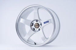 40th Anniversary NISMO Special White LMGT4 Wheel Set