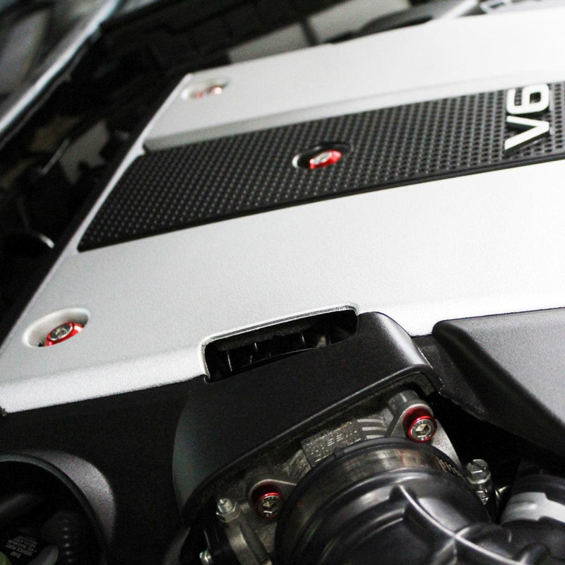 Cargue la imagen en el visor de la galería, ZSPEC red billet dress-up bolts installed on an Infiniti VQ37 engine cover (09-17 G37/Q50).
