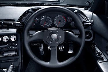 Volante de cuero NISMO de edición limitada de 350 mm