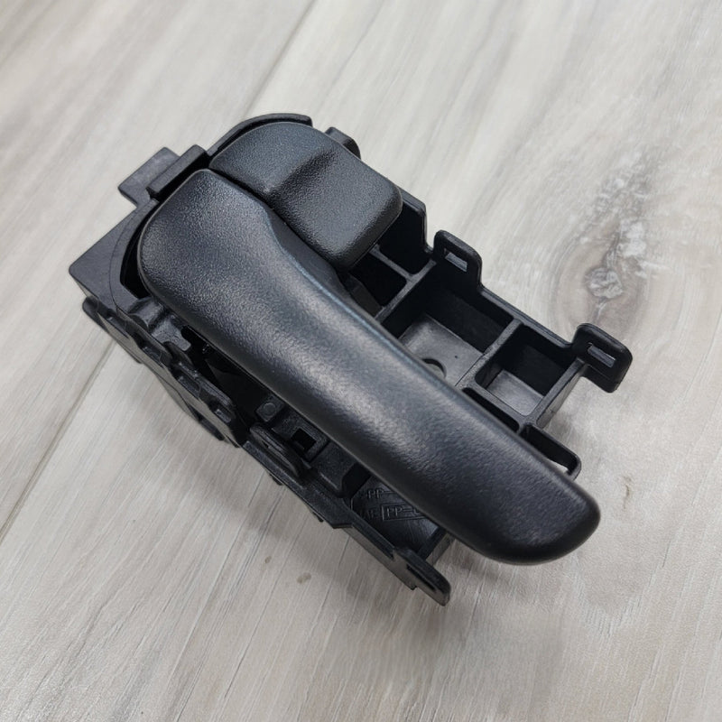 Load image into Gallery viewer, Nissan R34 Skyline LH Interior Door Handle - NizmoPartsPlug
