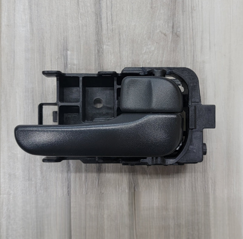Load image into Gallery viewer, Nissan R34 Skyline RH Interior Door Handle - NizmoPartsPlug
