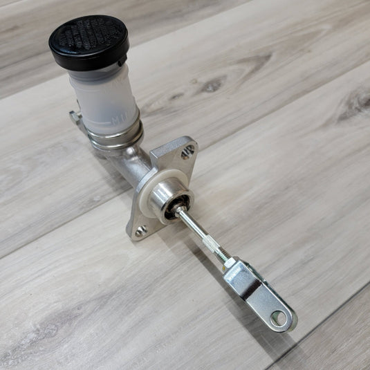Nissan R32 Skyline/Cefiro/Laurel Clutch Master Cylinder Assembly - NizmoPartsPlug