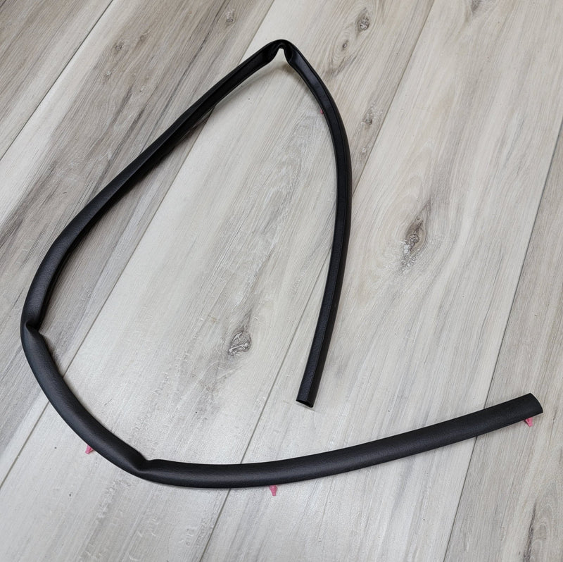 Load image into Gallery viewer, Nissan R34 Skyline GTR Front Wiper Cowl Seal - NizmoPartsPlug
