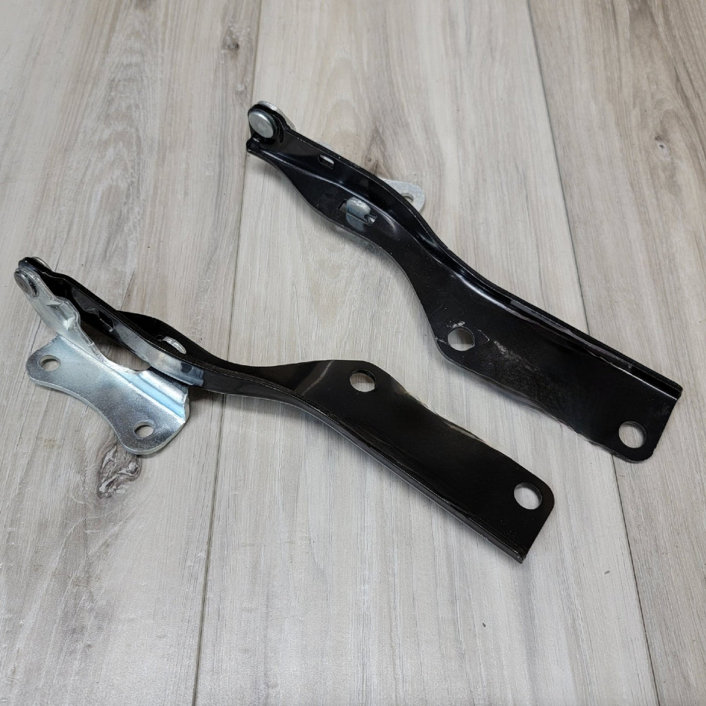 Nissan R34 Skyline GT-R Hood Hinge Bracket Set