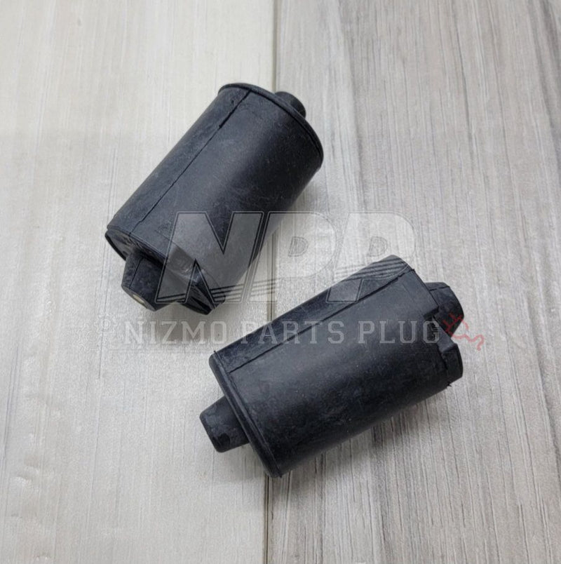 Load image into Gallery viewer, Nissan R34 Skyline GTT/GTR Coupe Trunk Lid Bumper Rubber Set - NizmoPartsPlug
