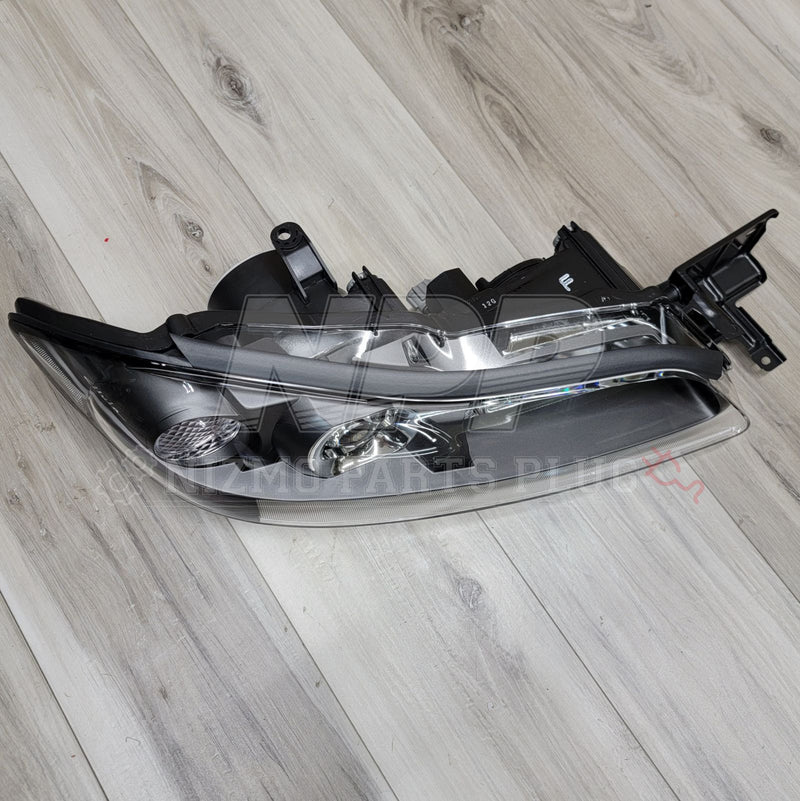 Load image into Gallery viewer, Nissan S15 Silvia Headlight Assembly RH (Halogen) - NizmoPartsPlug
