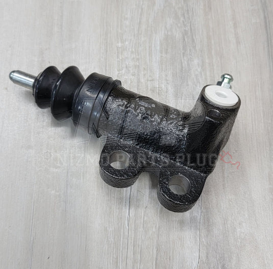 R32 Skyline GTR/R33 Skyline GTST Push Style Slave Cylinder Assembly - NizmoPartsPlug