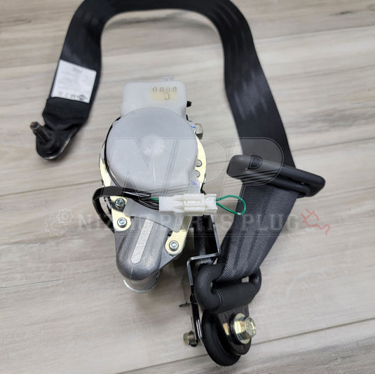 Nissan R34 Skyline GTR Front Seat Belt Set (Early Model) - NizmoPartsPlug