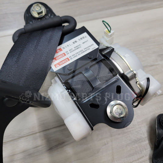 Nissan R34 Skyline GTR Front Seat Belt Set (Early Model) - NizmoPartsPlug