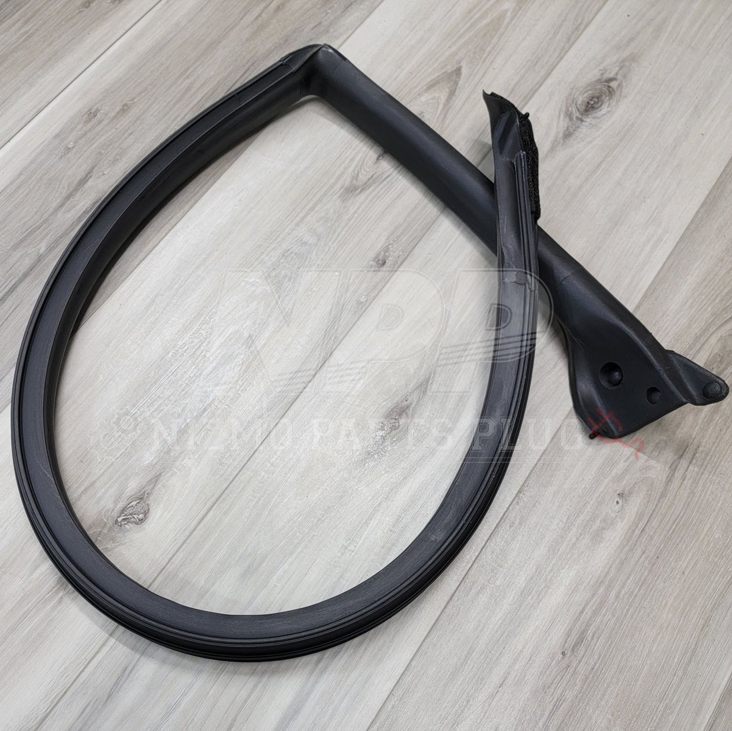 R32 Skyline Coupe RH Upper Window Weatherstrip