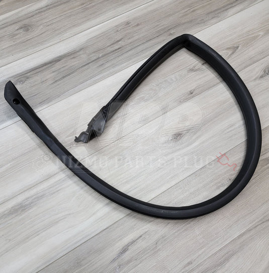 Nissan R32 Skyline Coupe LH Upper Window Weatherstrip - NizmoPartsPlug