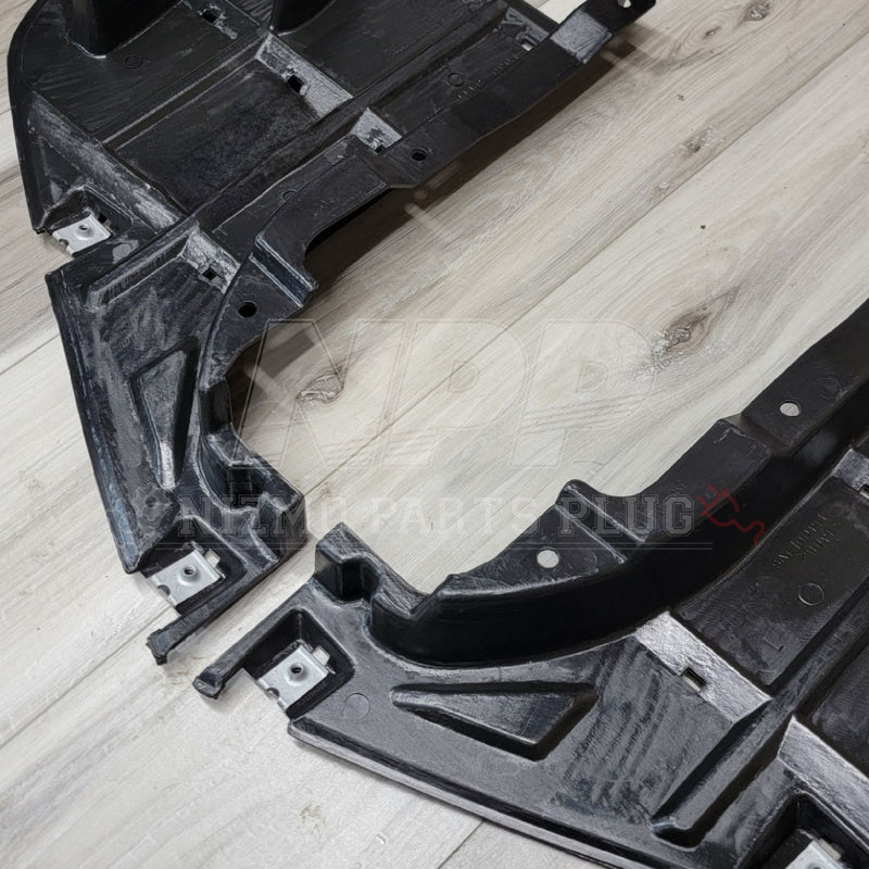 Cargue la imagen en el visor de la galería, Nissan R34 Skyline GTR Lower Cooling Air Guide Duct Set - NizmoPartsPlug
