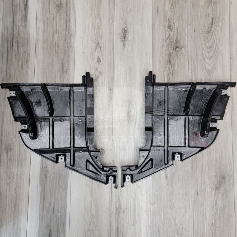 Cargue la imagen en el visor de la galería, Nissan R34 Skyline GTR Lower Cooling Air Guide Duct Set - NizmoPartsPlug
