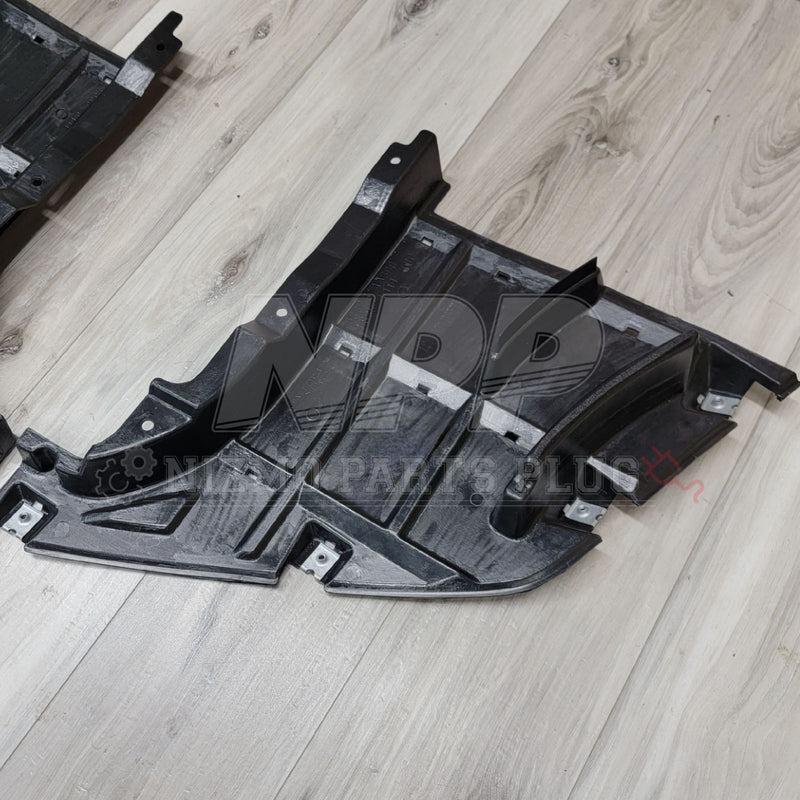 Cargue la imagen en el visor de la galería, Nissan R34 Skyline GTR Lower Cooling Air Guide Duct Set - NizmoPartsPlug
