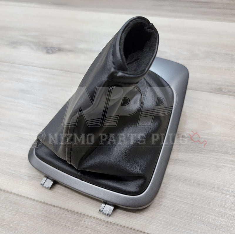Cargue la imagen en el visor de la galería, Nissan S15 Silvia 6-Speed Shift Boot Console Assembly - NizmoPartsPlug
