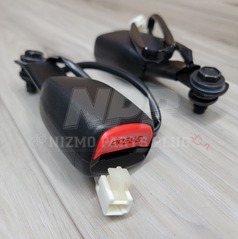 Cargue la imagen en el visor de la galería, Nissan S15 Silvia Front Seat Belt Buckle Receiver Set
