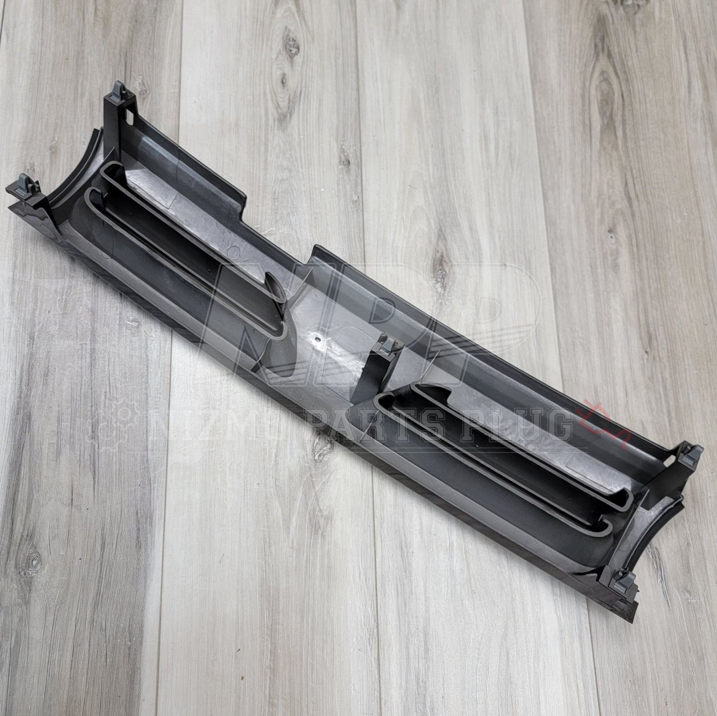 Nissan P10 Primera/Pulsar Front Grill Assembly