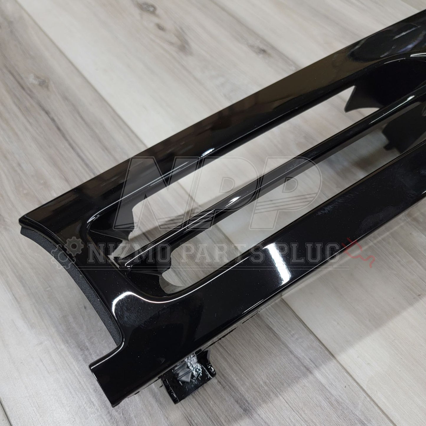 Nissan P10 Primera/Pulsar Front Grill Assembly