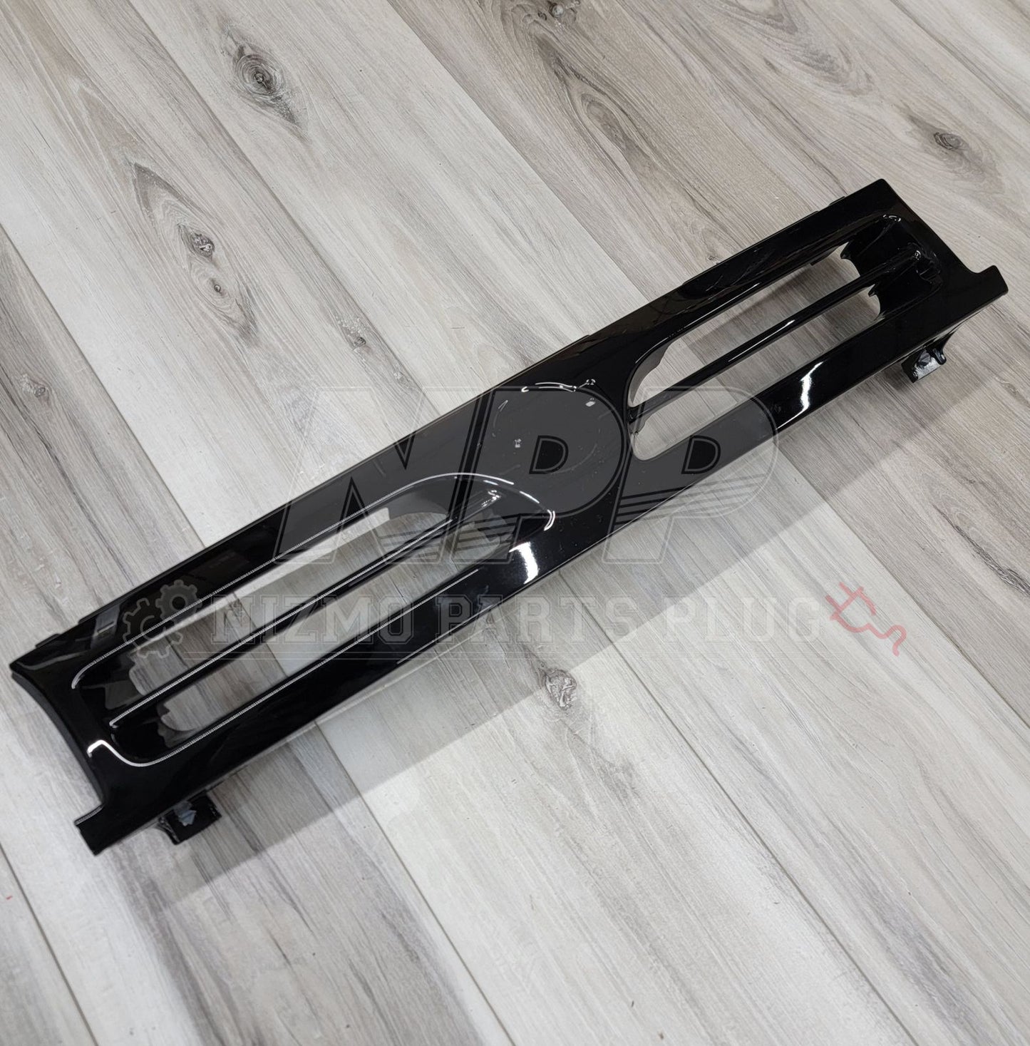 Nissan P10 Primera/Pulsar Front Grill Assembly