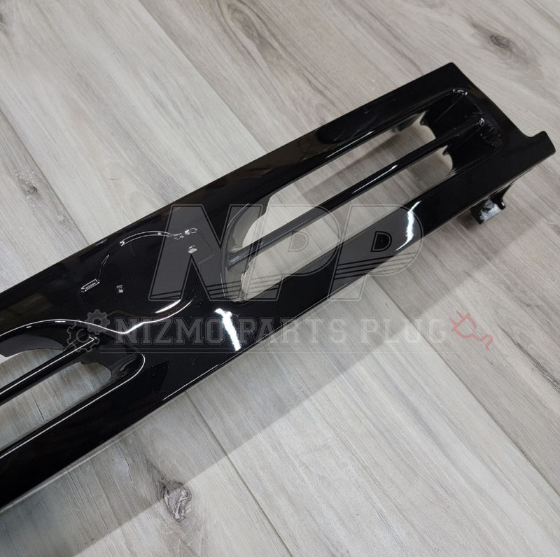Load image into Gallery viewer, Nissan P10 Primera/Pulsar Front Grill Assembly - NizmoPartsPlug
