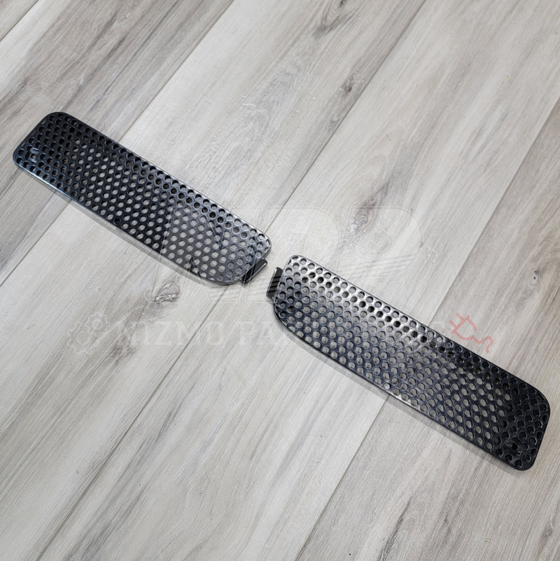 Load image into Gallery viewer, Nissan R34 Skyline GTR Front Bumper Lower Grill Set - NizmoPartsPlug
