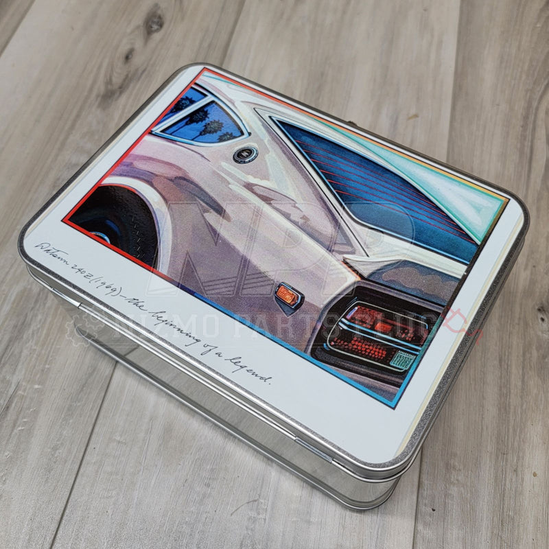 Load image into Gallery viewer, Datsun Z Sunny 510 Heritage Metal Lunch Box - NizmoPartsPlug
