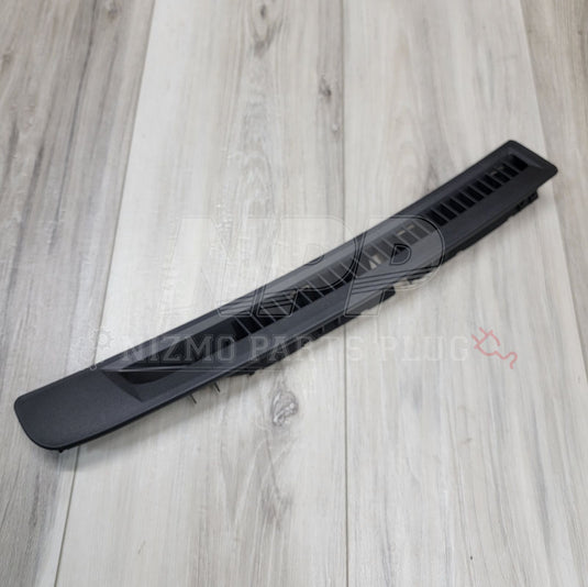 Nissan R34 Skyline RH Dashboard Upper Defroster Vent - NizmoPartsPlug