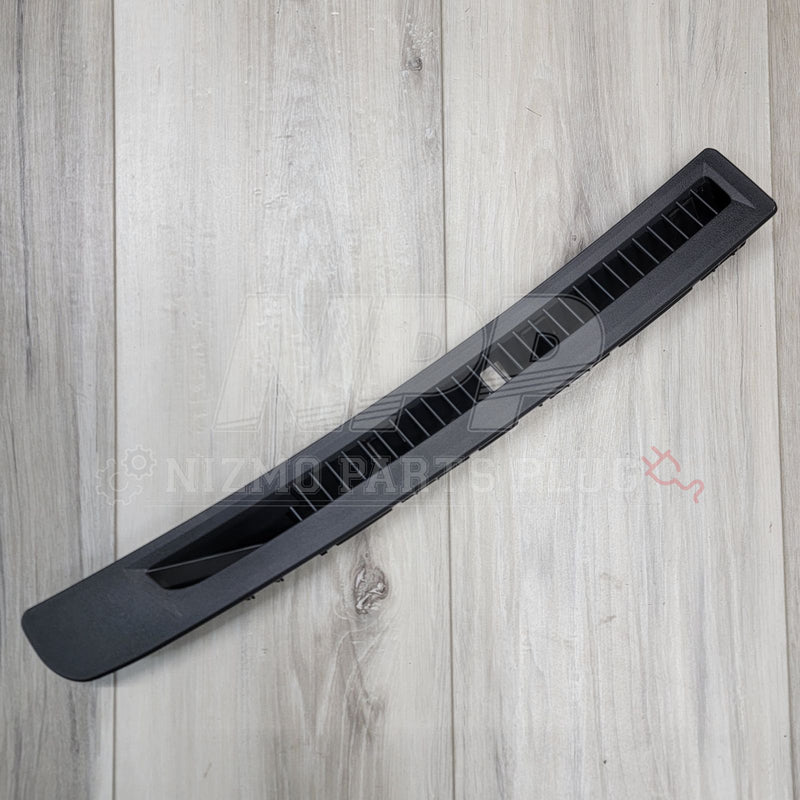 Load image into Gallery viewer, Nissan R34 Skyline RH Dashboard Upper Defroster Vent - NizmoPartsPlug
