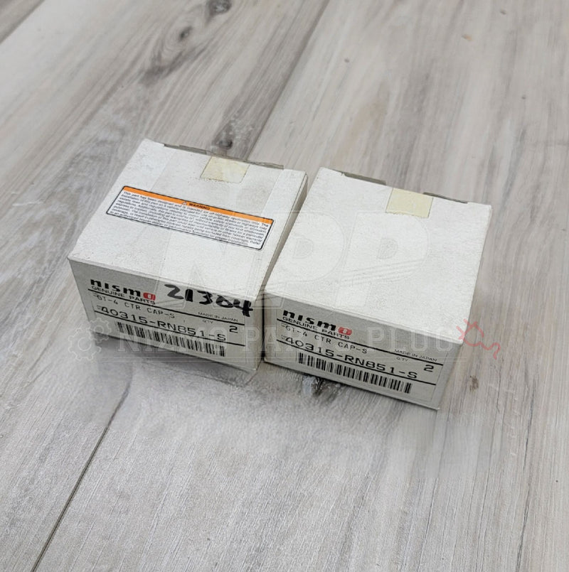 Load image into Gallery viewer, Nismo LMGT4 Silver Center Cap Set (DISCONTINUED)
