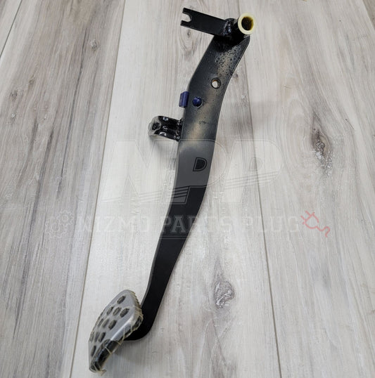 日産 R34 スカイライン GT-R クラッチペダルアームアセンブリ