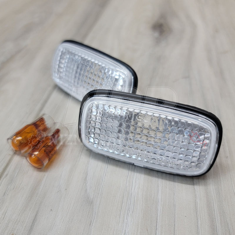 Load image into Gallery viewer, Nissan R33/34 Skyline GTR Nismo Clear Side Marker Lamp Set (Early Model) - NizmoPartsPlug
