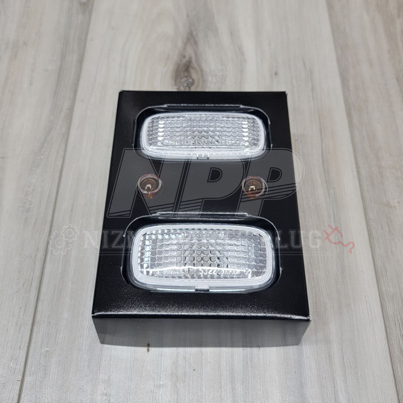 Load image into Gallery viewer, Nissan R33/34 Skyline GTR Nismo Clear Side Marker Lamp Set (Early Model) - NizmoPartsPlug
