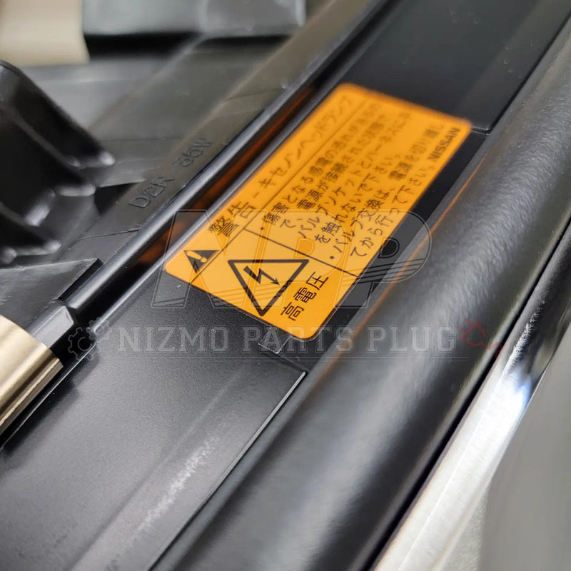 Load image into Gallery viewer, Nissan R34 Skyline GTT/GT-R H.I.D. Headlight Set Complete - NizmoPartsPlug
